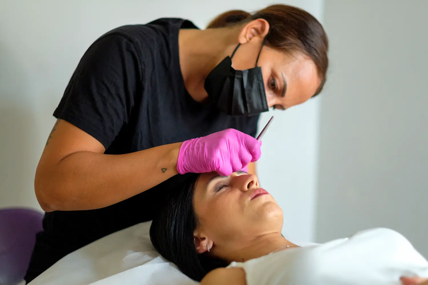 Trattamento di Dermaplaning Viso con Phi Academy da Glamour Estetica
